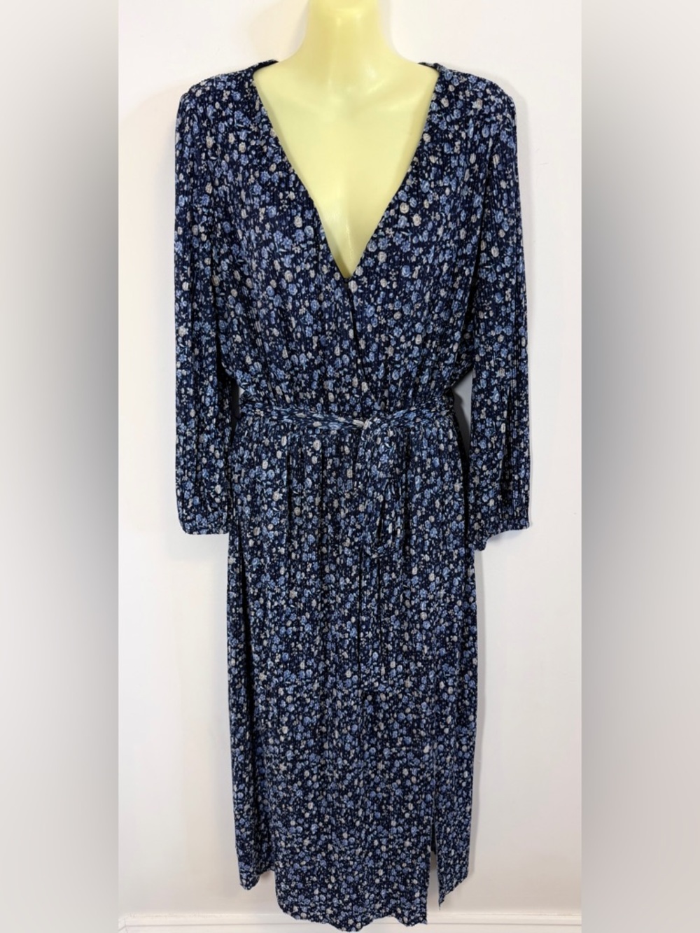 Collective Concepts Blue Floral V-Neck Long Sleeve Dress